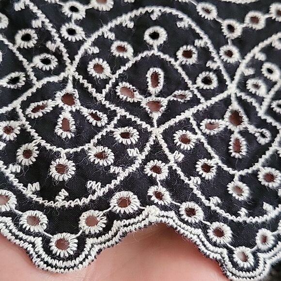 EC EXPRESS EYELET LACE ROMPER W/ ELASTIC WAIST SZ.XS - Picture 3 of 7